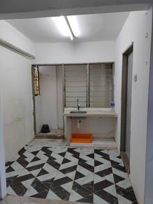 Cheapest Krystal Height At Greenlane ,Corner Unit Come With 1 Car Park