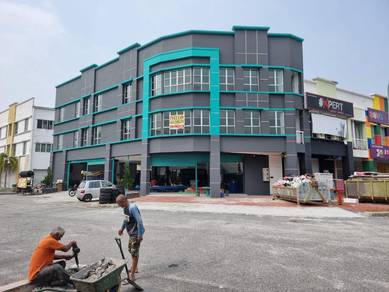 Tenanted 3 storey shoplot corner lot in senawang For Sale
