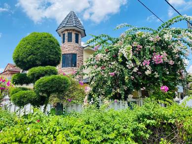 Exlusive Premium Fully-Furnished Renovated Corner Lot 2 Storey House