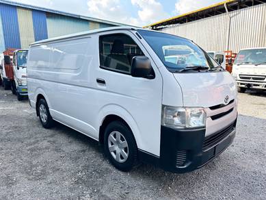 Toyota Hiace Panel Van 2.5D 2015 Green Engine