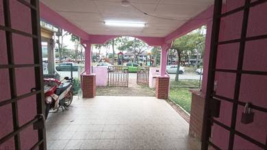 2sty Corner House Facing Playground, Dekat Sekolah Seksyen 7 Shah Alam