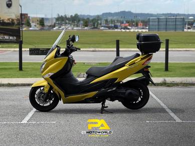 Suzuki BURGMAN 400 ABS TIPTOP RT3S XMAX C400PAM