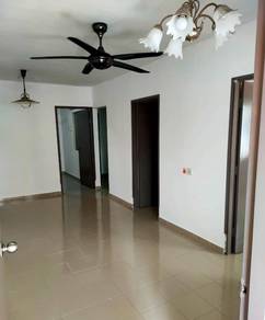 Desa Putra Partially Renovated Kitchen 1 Car Park Near Queensbay