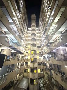 Flat with lift, corner lot, low floor, super good deal, good condition