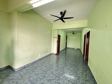 Apartment Stulang-1