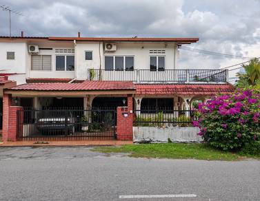 Corner lot teres Tmn Sultan Yusuf, Kuala Kangsar Perak