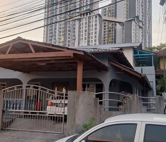 Link-Bungalow-for-rent-Sungai-Besi-Kuala-Lumpur