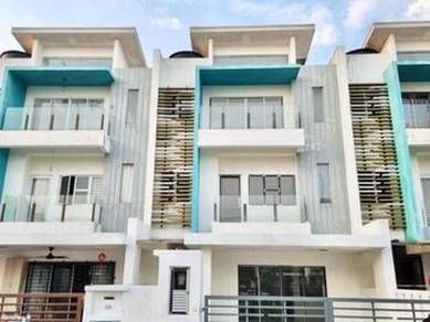 [🔥The Clover Homes Tmn Semanggi Semenyih 24x70 5R4B Full Loan Cash🔥]
