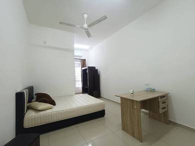 Room For Rent - Fully Furnished,Female Only,Kluang