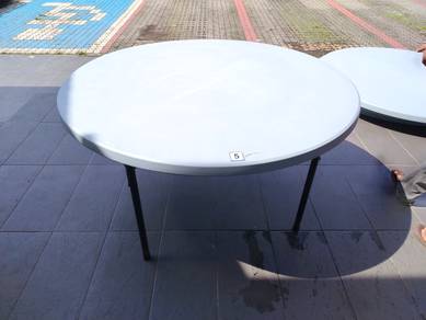 Plastic Solid 5FT Round Folding Table