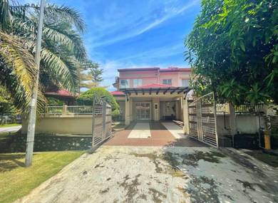 Freehold Double Storey Corner House Taman Pinggiran USJ Subang Jaya