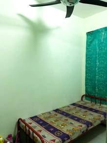 Bilik Sewa Wanita, Taman Nusantara, Gelang Patah
