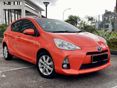 Toyota PRIUS C 1.5 (A) FSR TOYOTA  Rev/CAMERA