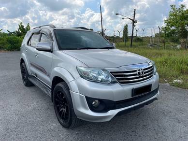 Toyota FORTUNER 2.7 V TRD SPORTIVO (A)