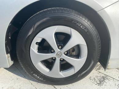 Toyota PRIUS 1.8 (HYBRID)  (A) Muka 3K