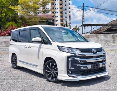 Toyota NOAH 2.0 S-Z Modellista (A)