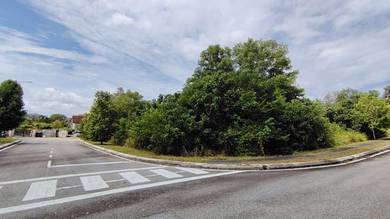 FREEHOLD Bungalow land corner lot Bayu Lakehomes