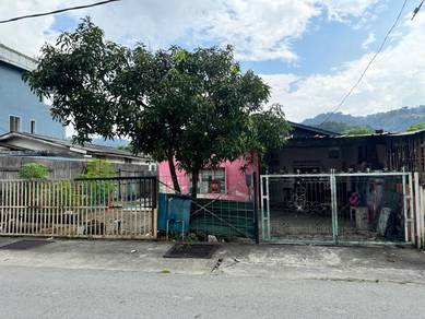 Single storey bungalow at Kampung Tasik Permai Ampang