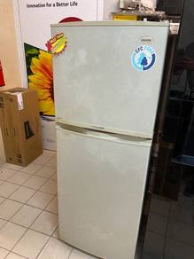SAMSUNG 210L 2 door Refrigerator 5A1n6y - terpakai
