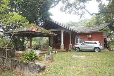 Banglo Setingkat bersama Kebun di Batu Hitam, Beserah untuk dijual