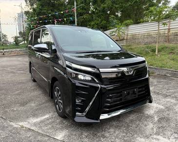 Toyota VOXY 2.0 KIRAMEKI 2 (A)