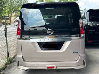 Nissan SERENA 2.0 S-HYBRID HIGHWAY STAR