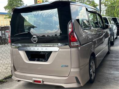 Nissan SERENA 2.0 S-HYBRID HIGHWAY STAR