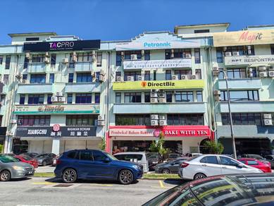 Shop lot ( FACING MAIN ROAD)
