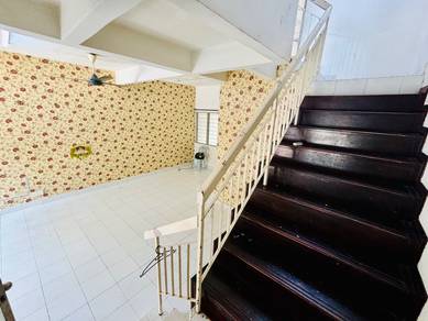 Facing Open 2 Storey Lorong Az-Zaharah Puncak Alam Near School,Uitm