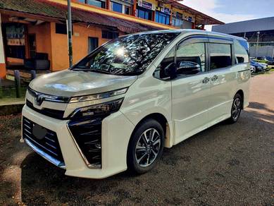 Toyota VOXY 2.0 KIRAMEKI (A)