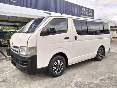 Toyota HIACE WINDOW VAN - 15 SEAT / FULL LOAN