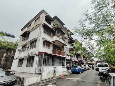 Flat United Garden (Taman Lee Yan Lian) EndLot with 3 Bedroom For Sale