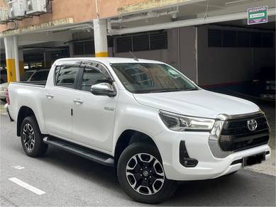 Toyota HILUX 2.4 V (LOW MILEAGE)