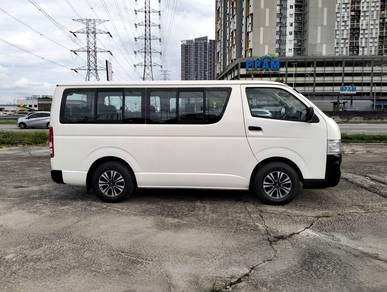 Toyota HIACE 2.5 WINDOW VAN Full Loan Aircond