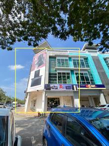 Jalan Tun Ismail 1/1, sri perdagangan whole shop lot Corner for rent.