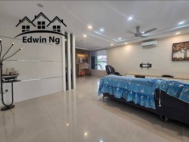 2 Storey Semi-D Corner Unit, Fully Renovated Taman Saujana Permai