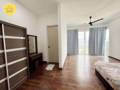 Cheapest Deal !! The Clovers, 1598 Sqft, Hi-floor, Basic Reno, 2 Cps !