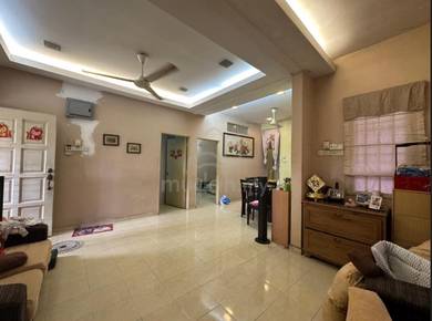 Renovated CORNER House 22' Land. walking distance to Equine MRT