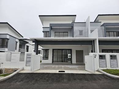 Spacious 2-Storey Intermediate Semi-D for Sale in Seremban 2