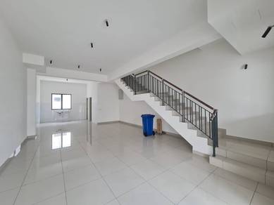 Double Storey House For Sale(Robin Bandar Rimbayu)
