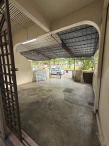 2 Storey house , 10mins walk to MRT, 5 mins to Sunway Velocity