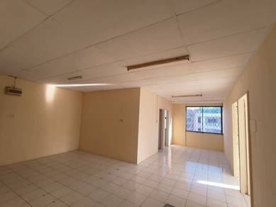 Beverly Hills Plaza | Corner 1,000 sqft | 3rd Floor