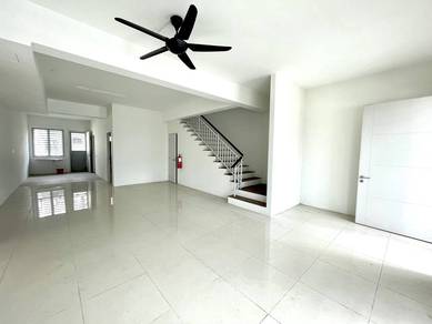 TERMURAH Double Storey Intermediate House Casa View Cybersouth