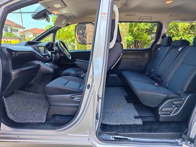 KL Car Rental/Sewa Mpv/Toyota Voxy For Rent