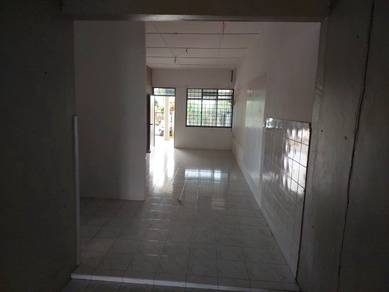 Rumah Teres Setingkat di Jalan Sungai Tengah, Matang