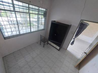 Rumah Teres Setingkat di Jalan Sungai Tengah, Matang