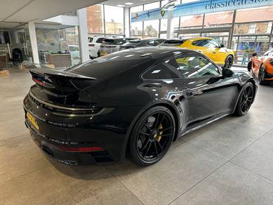Porsche 911 992 3.0 CARRERA GTS (A)