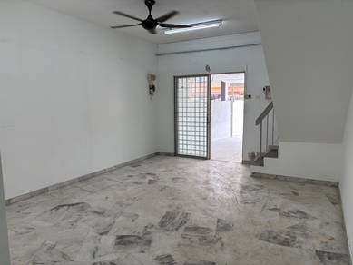 Tmn Sri Gombak Batu Cave Selangor 2sty 14x85 3r2b landed hse for sale