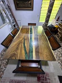 Epoxy Table Makan