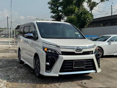 Toyota VOXY 2.0 KIRAMEKI 2 7SEATER 2PD 39K KM